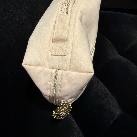 Dolce & Gabbana Elegant Cream Women's Bag with Gold Accents - Picture 2 of 2